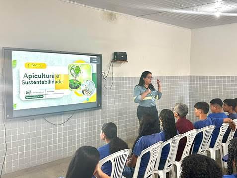 ALUNOS DE MARACÁS PARTICIPAM DE PALESTRA SOBRE APICULTURA E SUSTENTABILIDADE