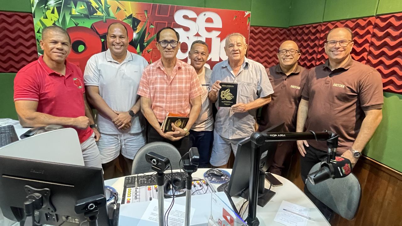 ASSEMBLEIA DE DEUS CELEBRA 80 ANOS EM JEQUIÉ E ENTREGA BÍBLIA COMEMORATIVA AO DEPUTADO EUCLIDES FERNANDES