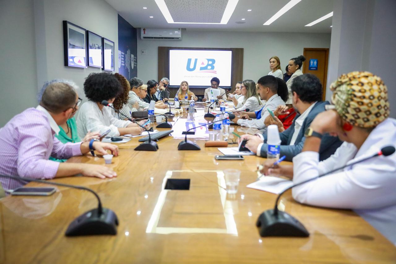 ESTADO E MUNICÍPIOS ALINHAM ESTRATÉGIAS PARA O PROGRAMA BAHIA ALFABETIZADA