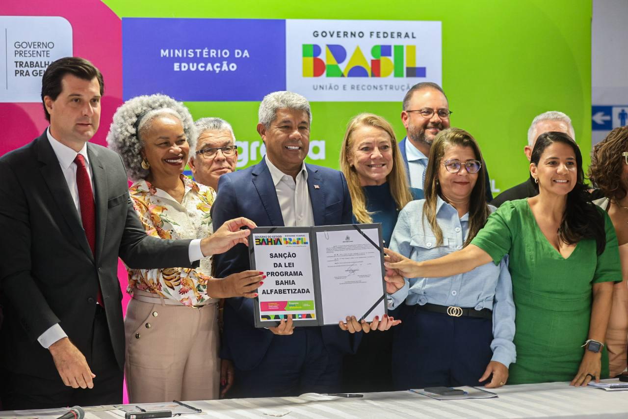 PROGRAMA BAHIA ALFABETIZADA INTEGRA AÇÃO ENTRE O GOVERNO DO ESTADO E MUNICÍPIOS PARA FORTALECER EDUCAÇÃO NO ENSINO FUNDAMENTAL