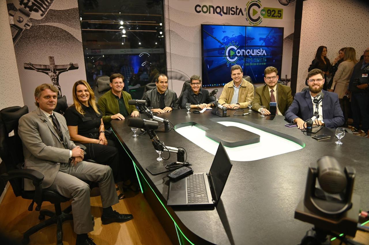 RÁDIO CLANDESTINA É INAUGURADA COM APOIO DE ACM NETO EM CONQUISTA: ‘É CRIME', LEMBRA SOLLA