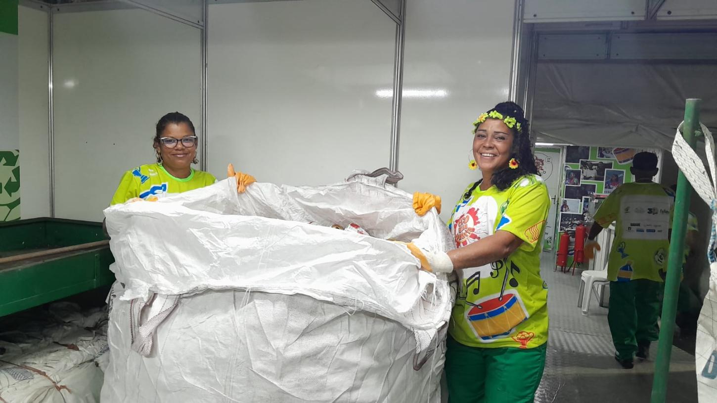 CARNAVAL DE SALVADOR TEM COLETA INÉDITA DE VIDRO E DEVE RETIRAR ATÉ 170 TONELADAS DE RESÍDUOS DAS RUAS