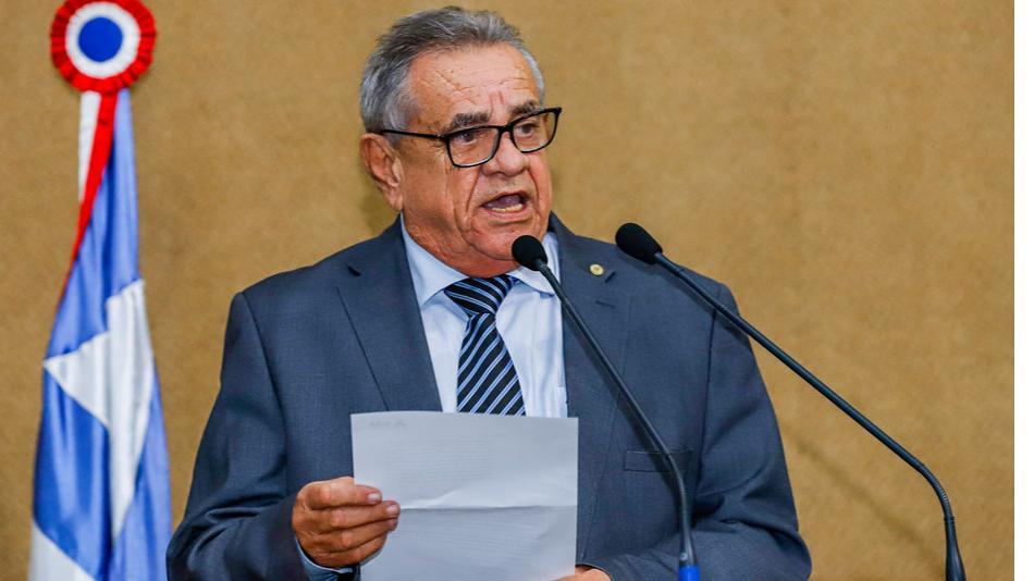 EUCLIDES FERNANDES ELOGIA AÇÃO DE RECICLAGEM DO ESTADO NO CARNAVAL