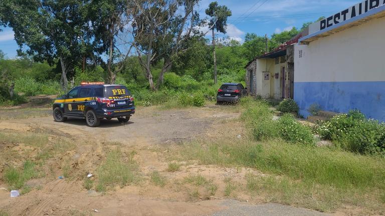 PRF RECUPERA VEÍCULO COM SINAIS DE ADULTERAÇÃO EM JEQUIÉ