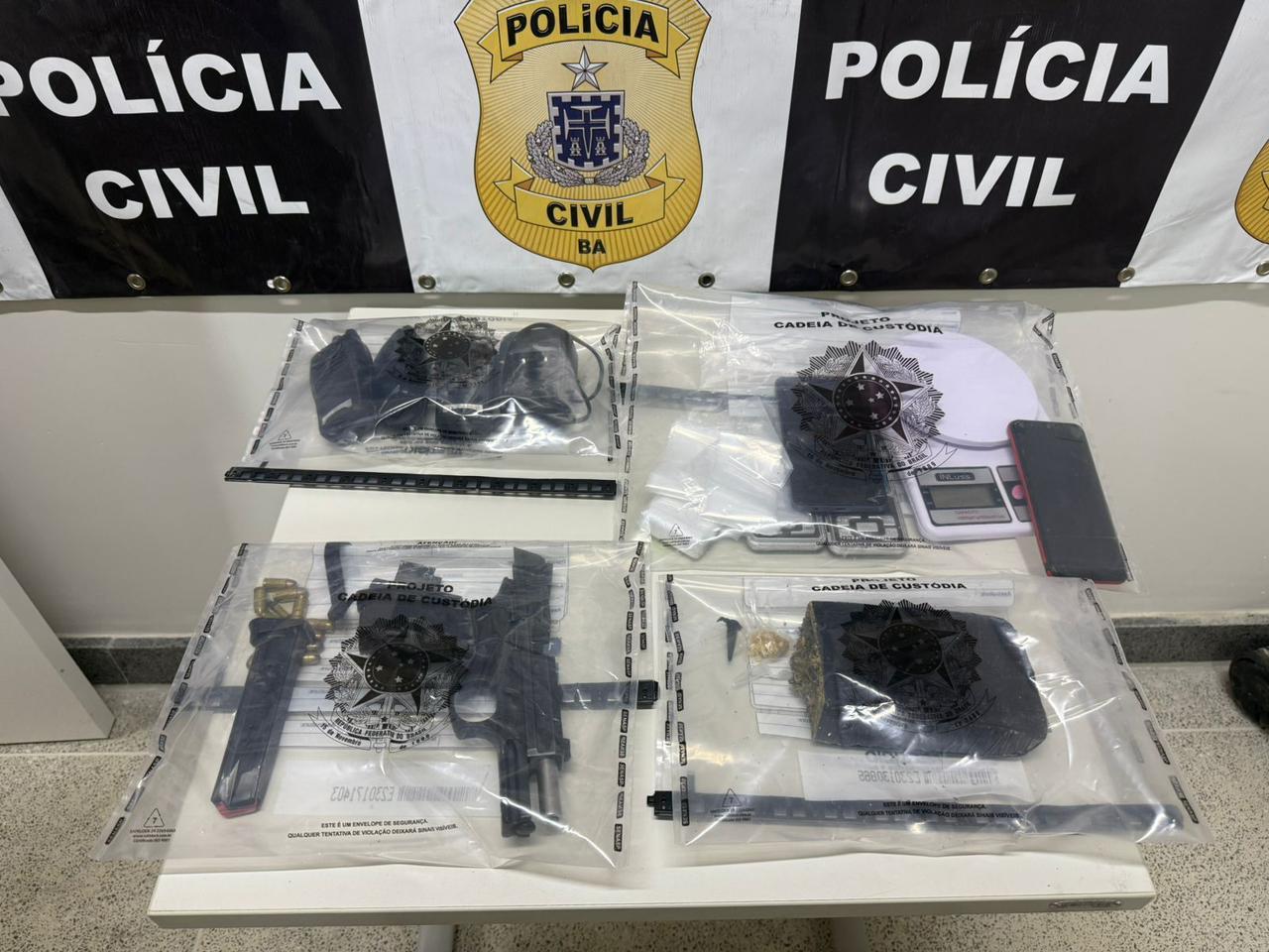 OPERAÇÃO INTEGRADA CUMPRE MANDADOS, APREENDE DROGAS E ARMA E DESARTICULA PONTO DE TRÁFICO EM APUAREMA