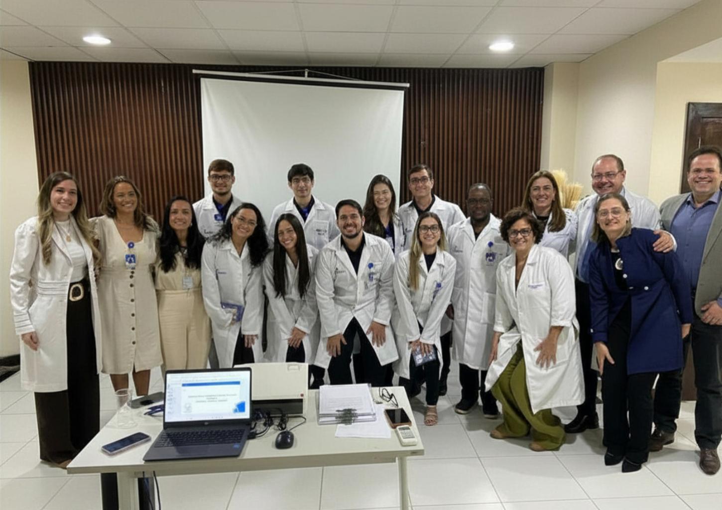 CERIMÔNIA DO JALECO MARCA EXPANSÃO DA RESIDÊNCIA MÉDICA NO HOSPITAL 2 DE JULHO