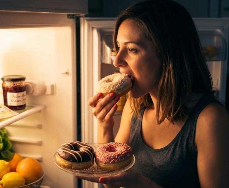 FOME CONSTANTE E COMPULSÃO: COMO A REGULAÇÃO DA GLICOSE AJUDA A CONTROLAR O APETITE E A VONTADE DE COMER O TEMPO TODO