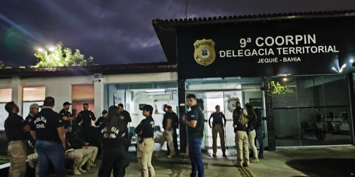 OPERAÇÃO POLICIAL EM JEQUIÉ PRENDE CINCO SUSPEITOS E APREENDE VEÍCULOS, JET SKI E BENS DE ALTO VALOR