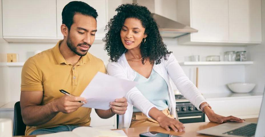 MULHERES TÊM MENOS RESERVA DE EMERGÊNCIA E MENOR FOLGA NO ORÇAMENTO DO QUE HOMENS, REVELA PESQUISA DA SERASA