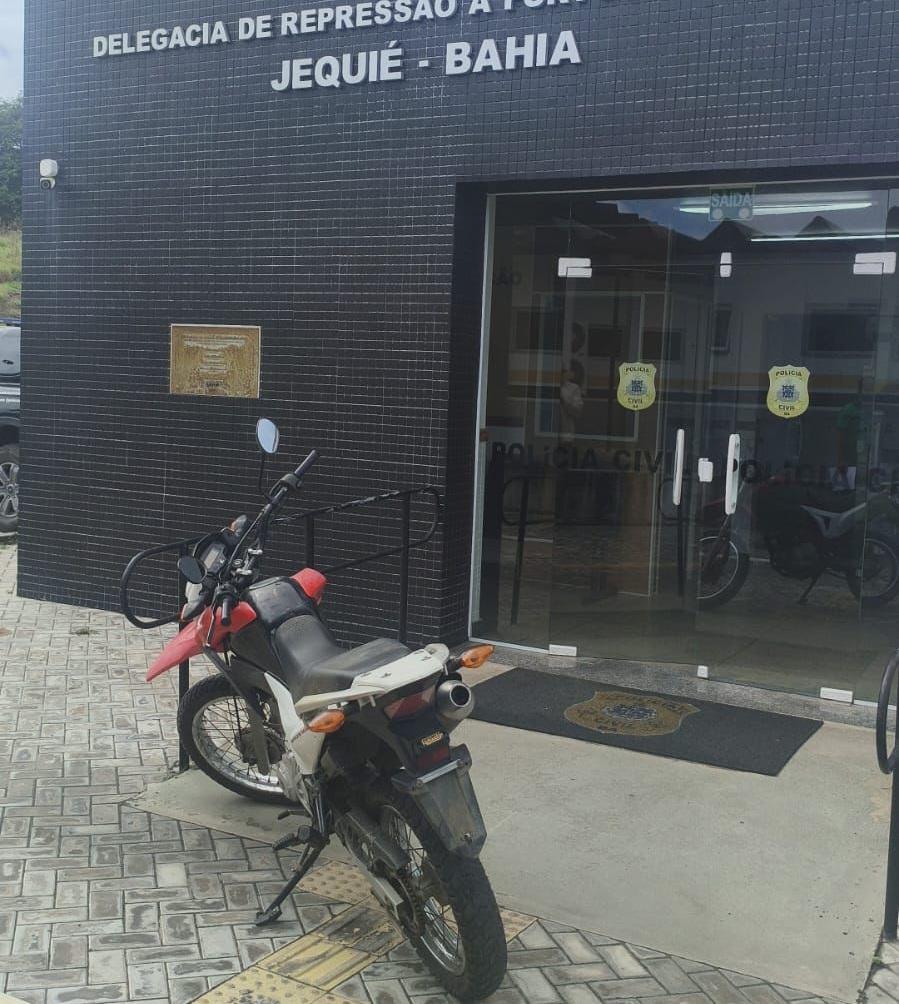 POLÍCIA CIVIL RECUPERA MOTOCICLETA SUBTRAÍDA EM FRENTE À RESIDÊNCIA DA VÍTIMA