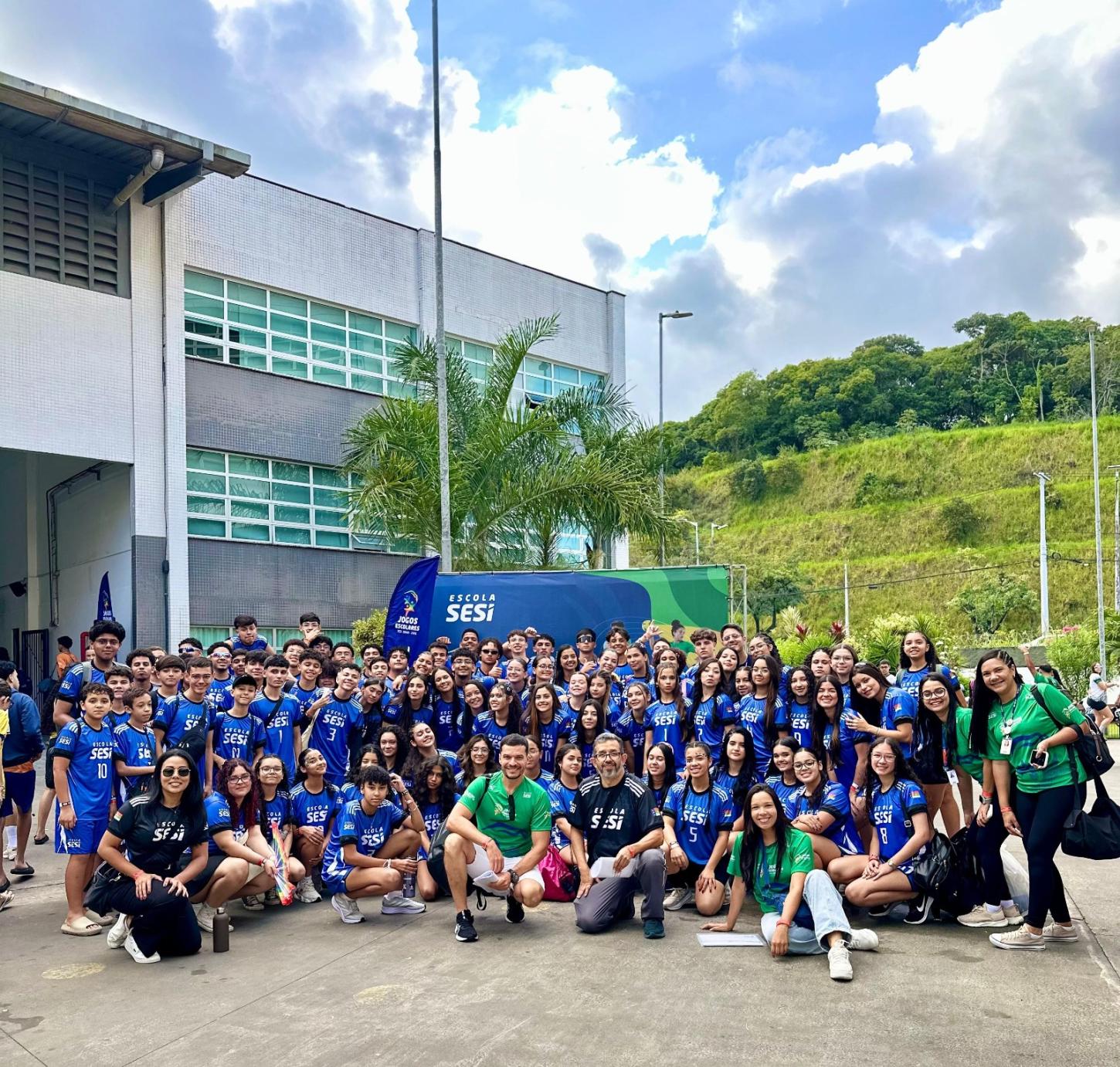 OURO NO TABULEIRO: ESTUDANTE DA ESCOLA SESI LEVA VITÓRIA DA CONQUISTA AO TOPO EM COMPETIÇÃO ESTADUAL