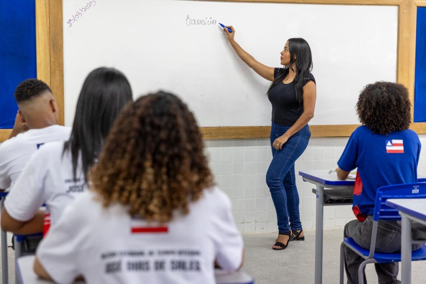 SEC CONVOCA MAIS 88 PROFESSORES APROVADOS EM PROCESSO SELETIVO DA REDE ESTADUAL DA BAHIA