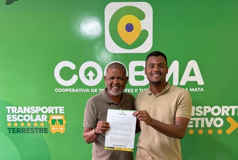 COOBMA firma parceria para garantir transporte universitário a estudante de Medicina em Jequié